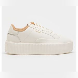 FILA Tan and White Platform Fila Sneakers Size 7 USED I ONES